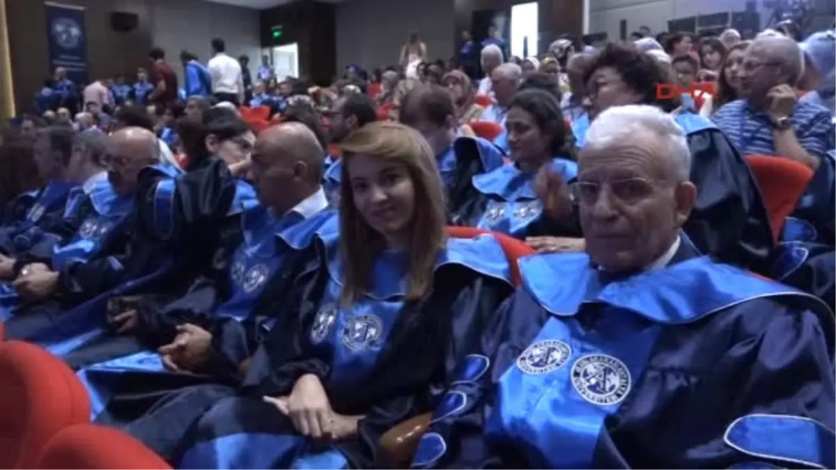 Antalya Uluslararası Antalya Üniversitesi Ilk Mezunlarını Verdi