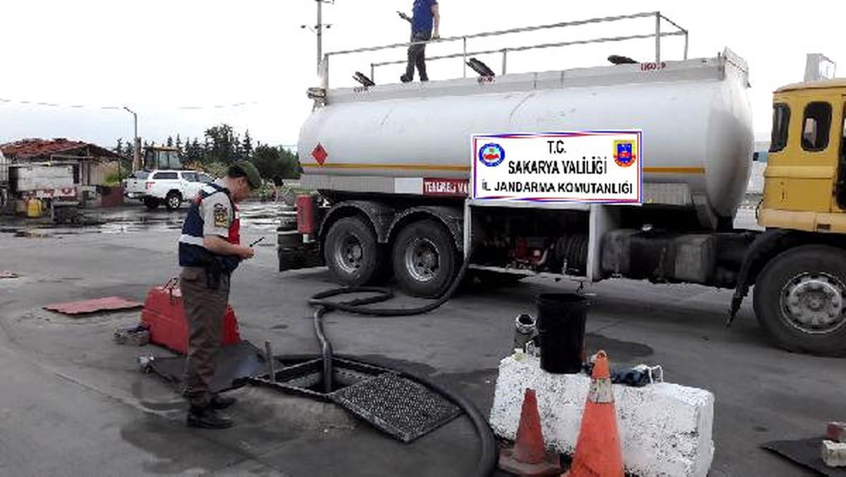 Arifiye\'de 33 Ton Kaçak Akaryakıt Ele Geçti