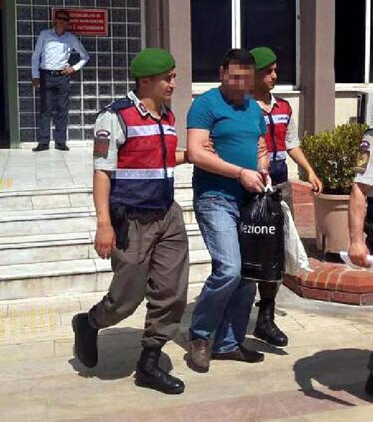 Aydın\'da İhraç Edilen Üsteğmen Fetö\'den Tutuklandı
