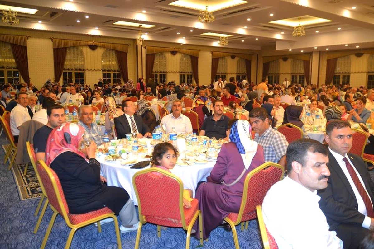 Bandırma\'da Şehit ve Gazi Aileleri İçin İftar