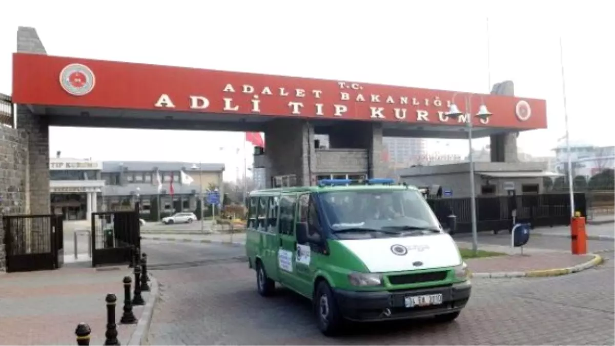 Dha İstanbul - Kadıköy\'deki Çatışmada Öldürülen İnanç Özkeskin\'in Cenazesi Adli Tıp Kurumundan...