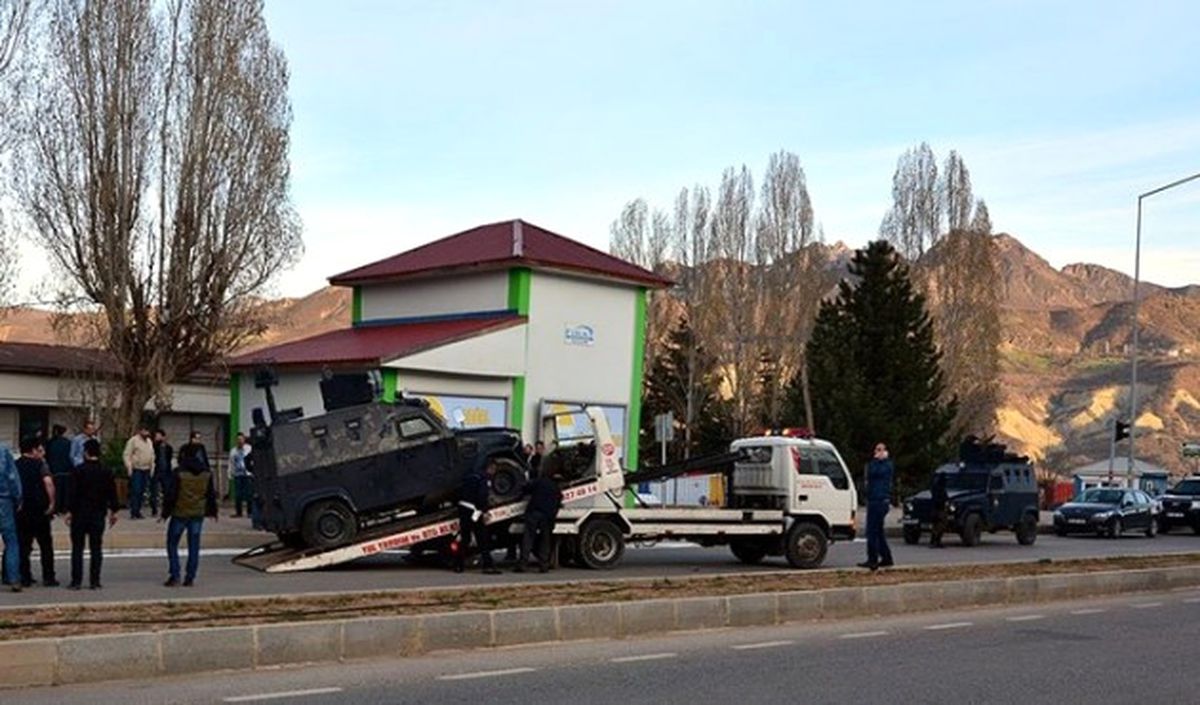 Dha Yurt - Şırnak\'ta Zırhlı Araç Devrildi; 8 Özel Harekat Polisi Yaralandı