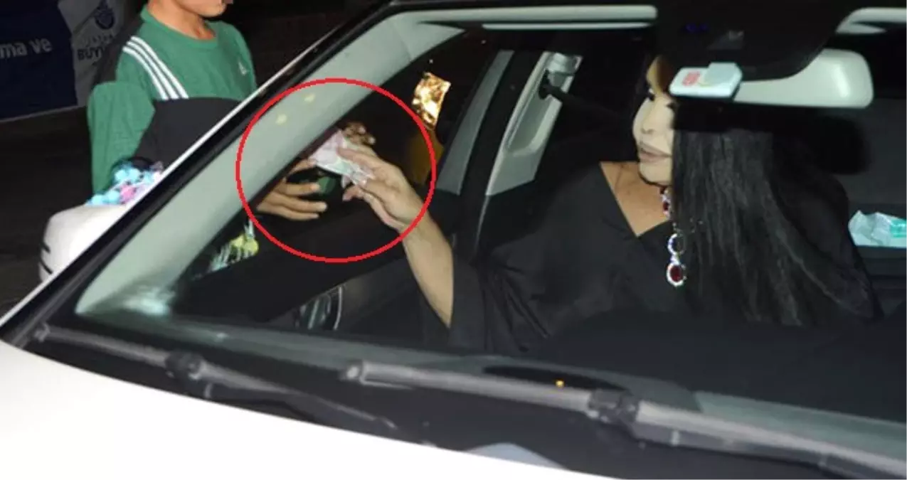 Bülent Ersoy\'dan Ramazan Bonkörlüğü! Sokak Satıcısına 200 Lira Verdi