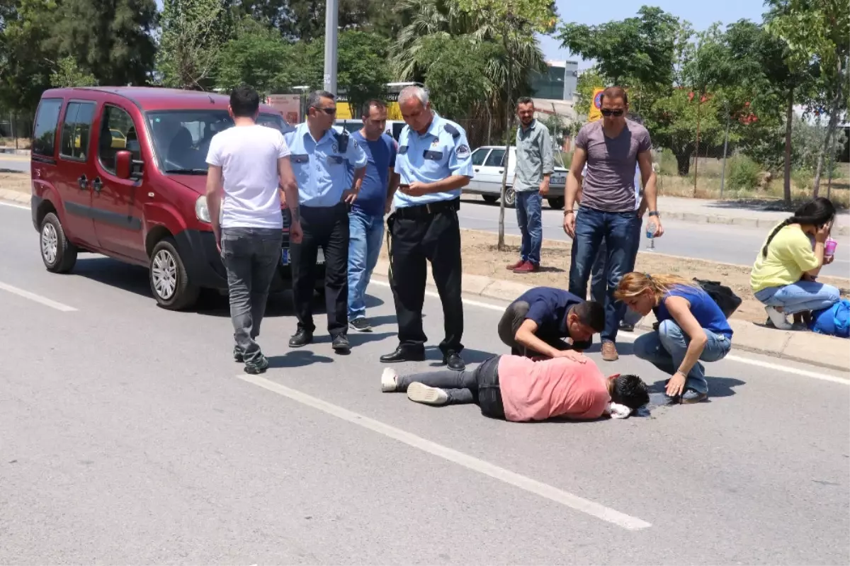 Eşi Ile Tartışan Adam Kendini Aracın Önüne Attı