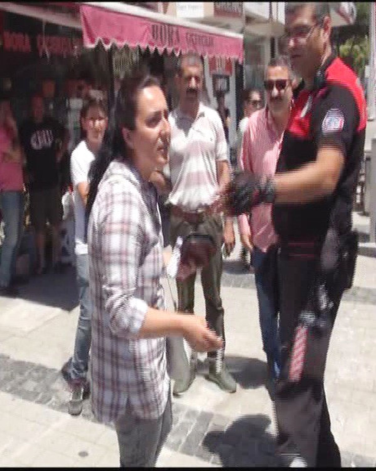 Boşandığı Eşiyle Tartışan Kadın, Eski Kocasının Aracını Yaktı