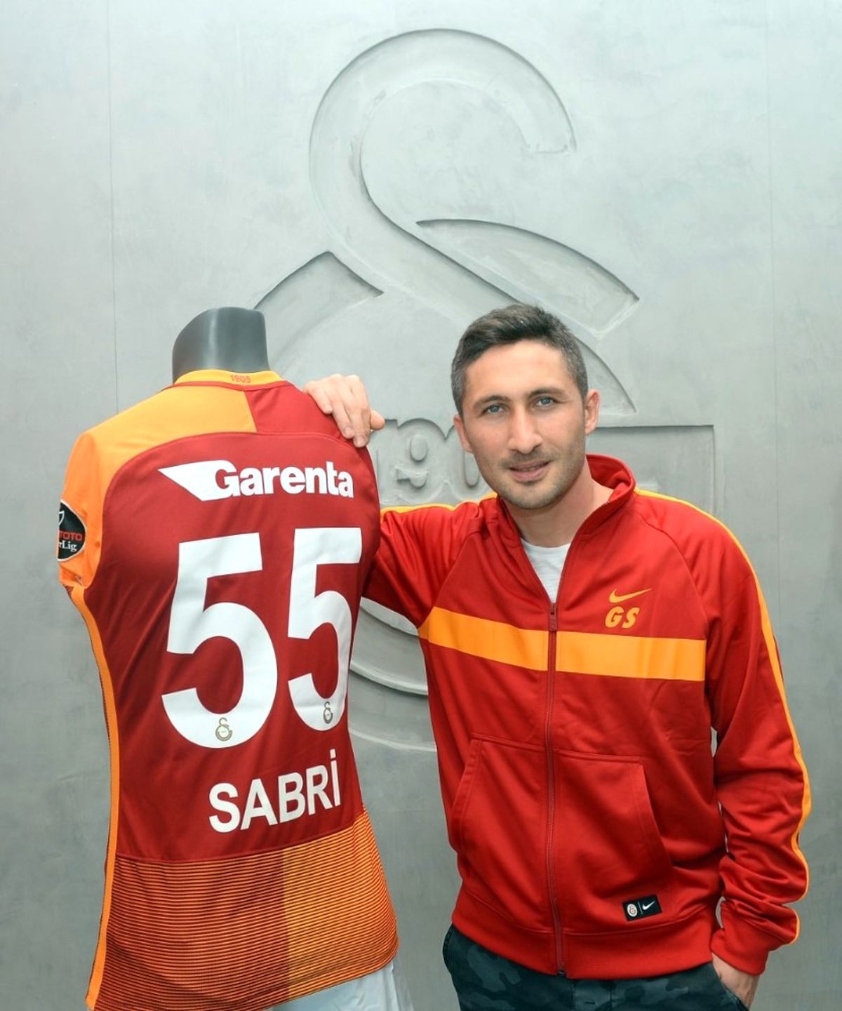 Galatasaray, Sabri Sarıoğlu ile Yollar Ayrılıyor