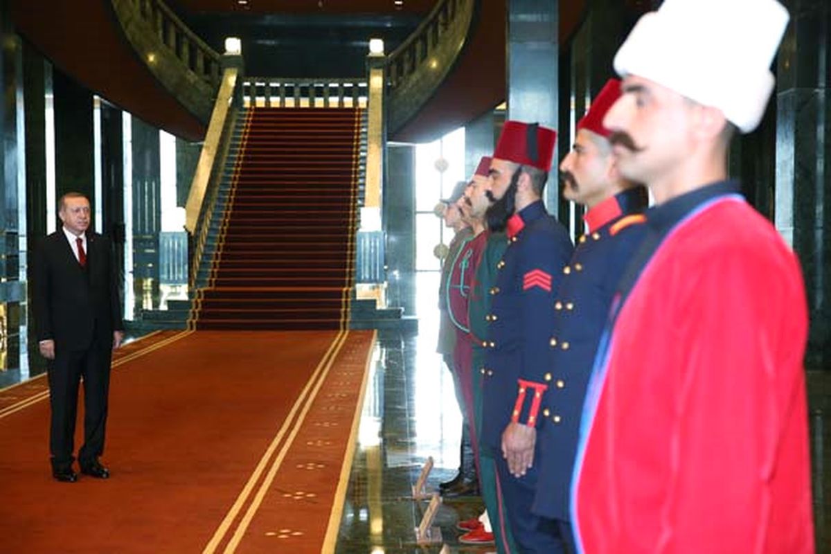 Cumhurbaşkanı Erdoğan'ı Diriliş Ertuğrul'un Müziğiyle Karşıladılar