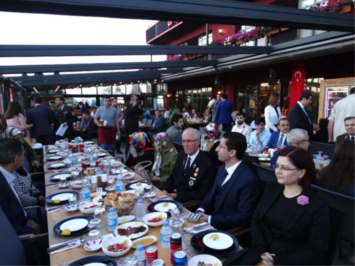 Jandarmanın Kuruluş Yıldönümünde Şehit Aileleri ve Gazilere İftar