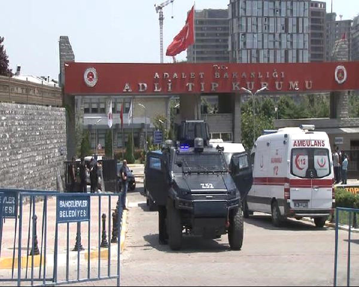 Kadıköy\'deki Çatışmada Öldürülen İnanç Özkeskin\'in Cenazesi Adli Tıp Kurumu\'ndan Alındı
