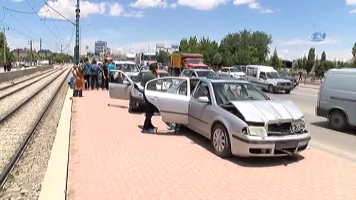 Konya\'da Zincirleme Kaza: 13 Araç Birbirine Girdi