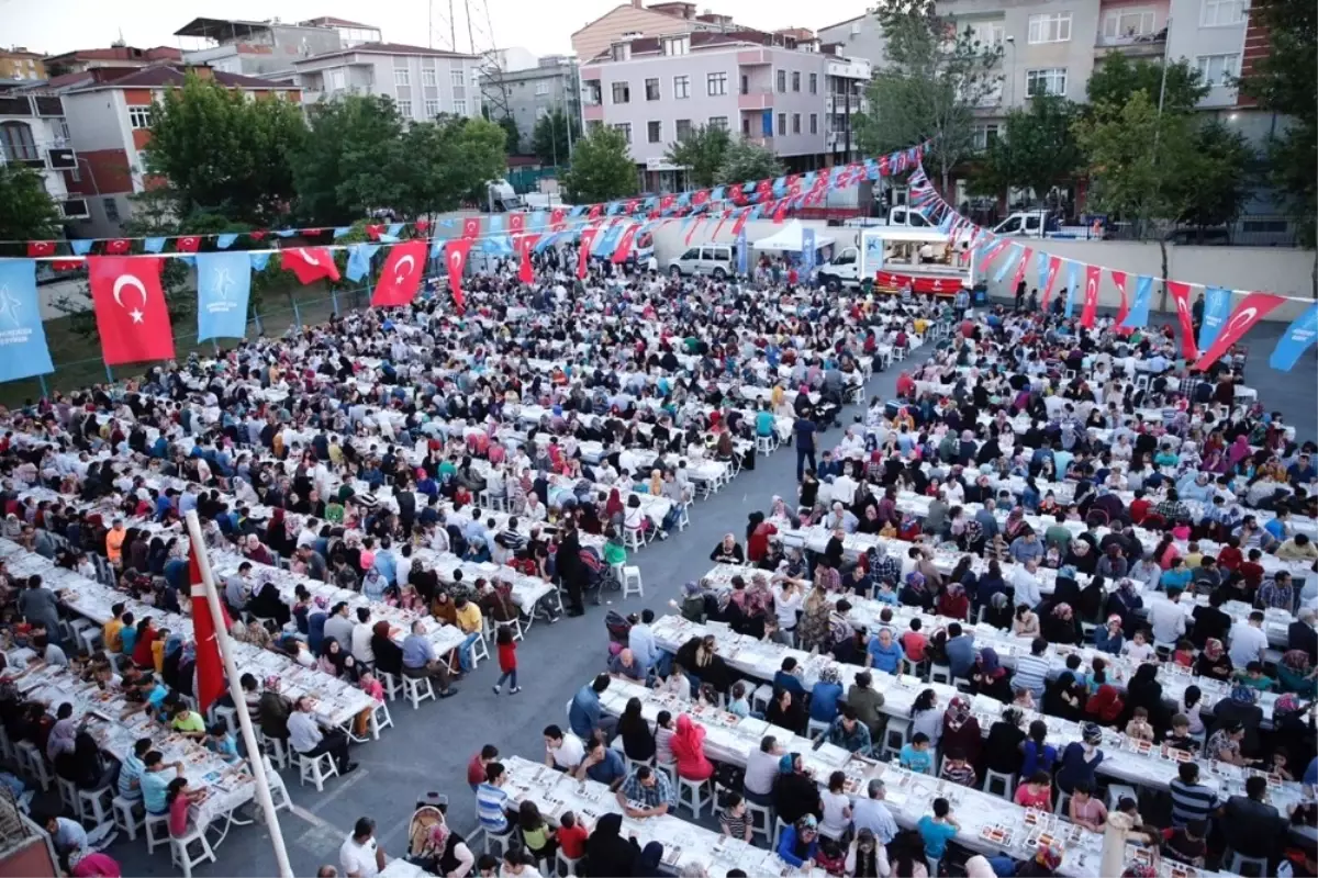 Küçükçekmece Mahalle İftarları Devam Ediyor