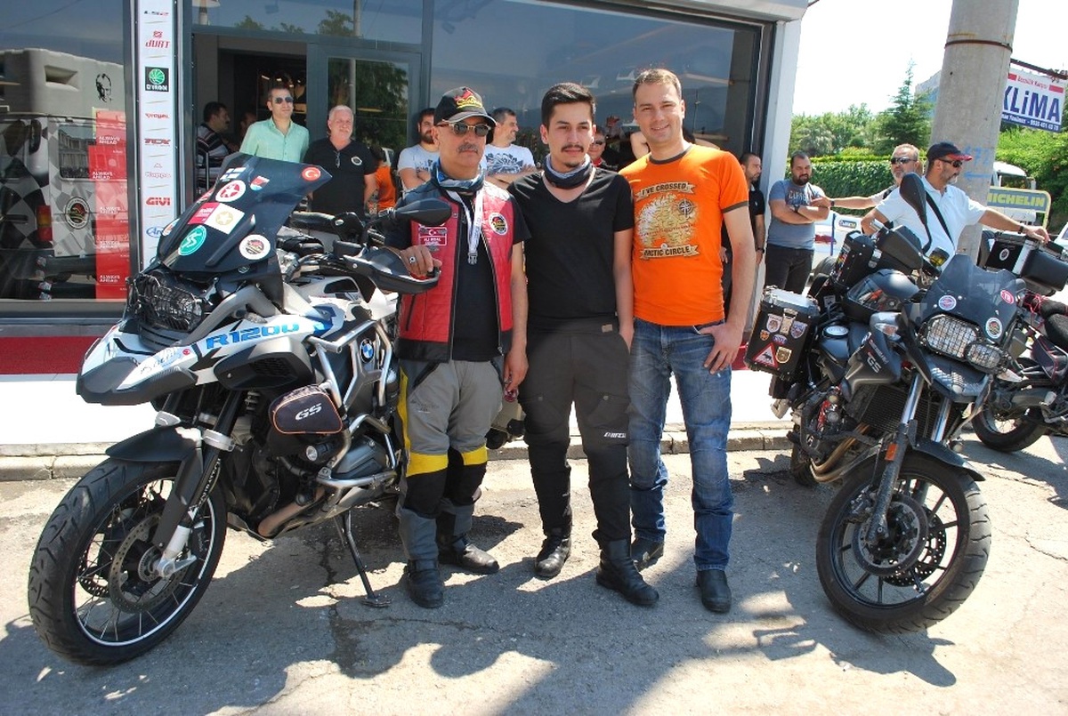 Manisa\'da İki Motosiklet Tutkunu Avrupa Turuna Çıktı