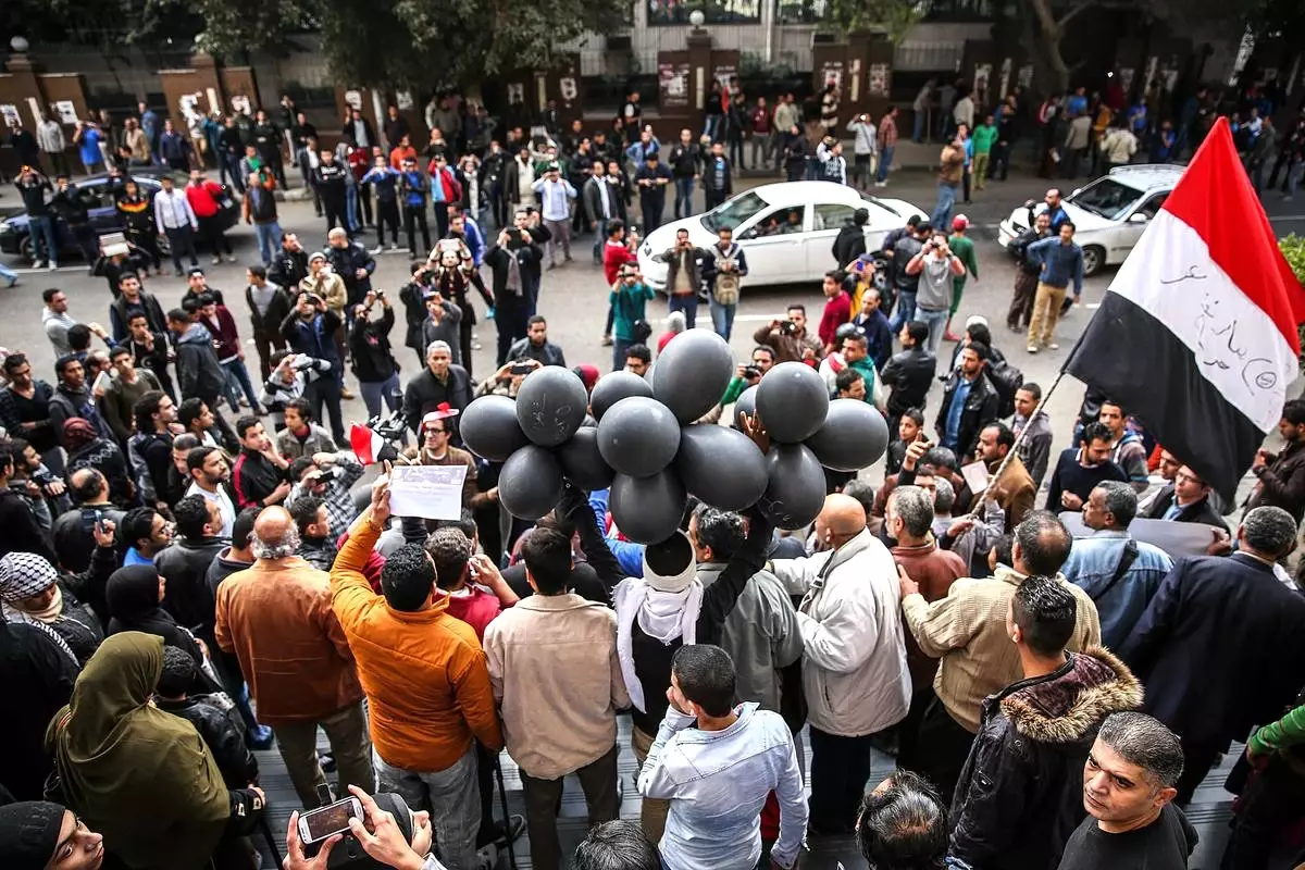 Mısır\'da Gazetecilerin "Tiran ve Sanafir" Protestosuna Polis Müdahalesi