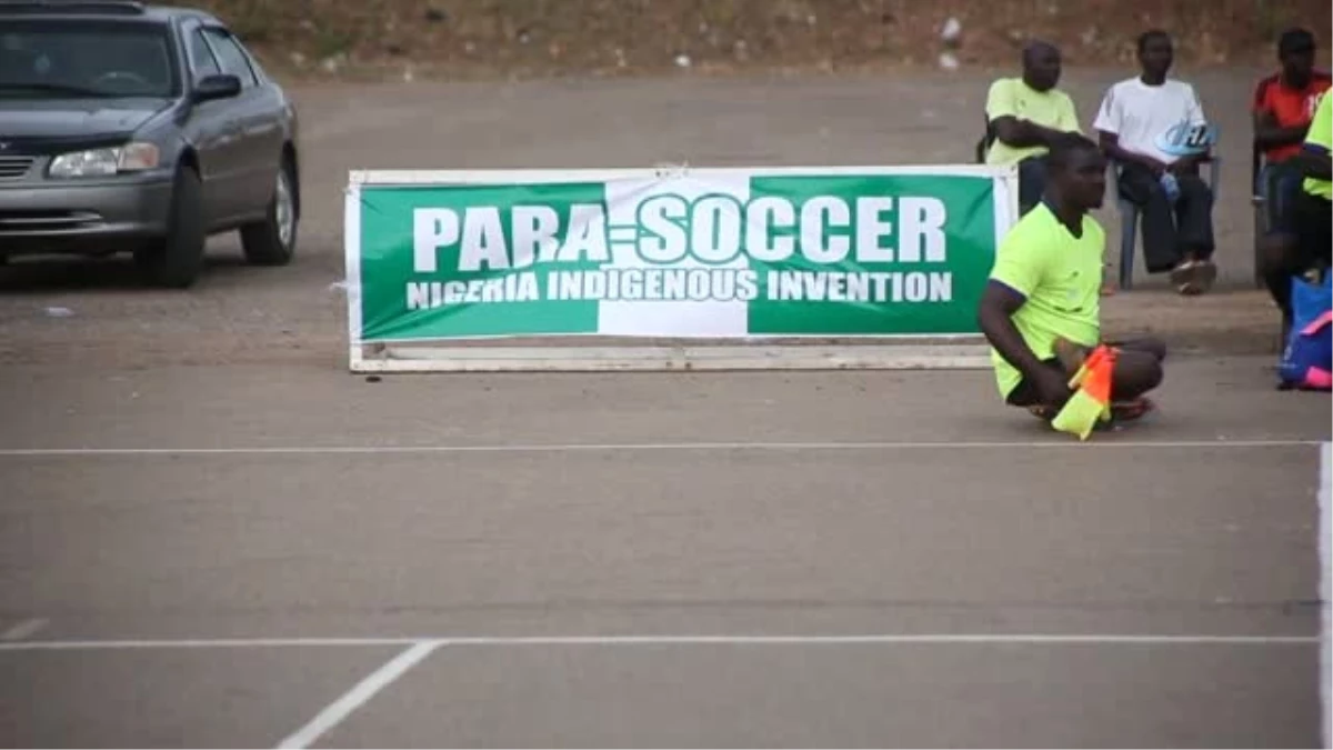 Nijeryalı Engelli Futbolcuların Kay Kay Üzerindeki Mücadelesi