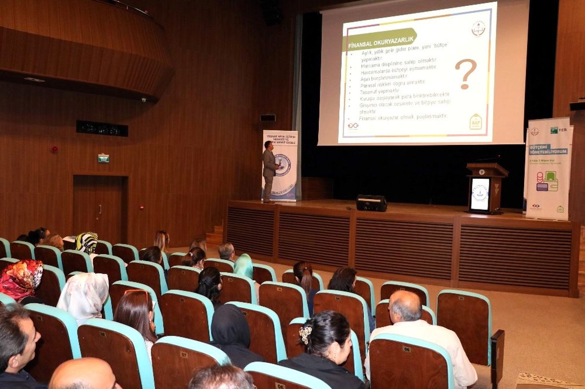 Öğretmenlere \'Bütçemi Yönetebiliyorum\' Semineri Verildi