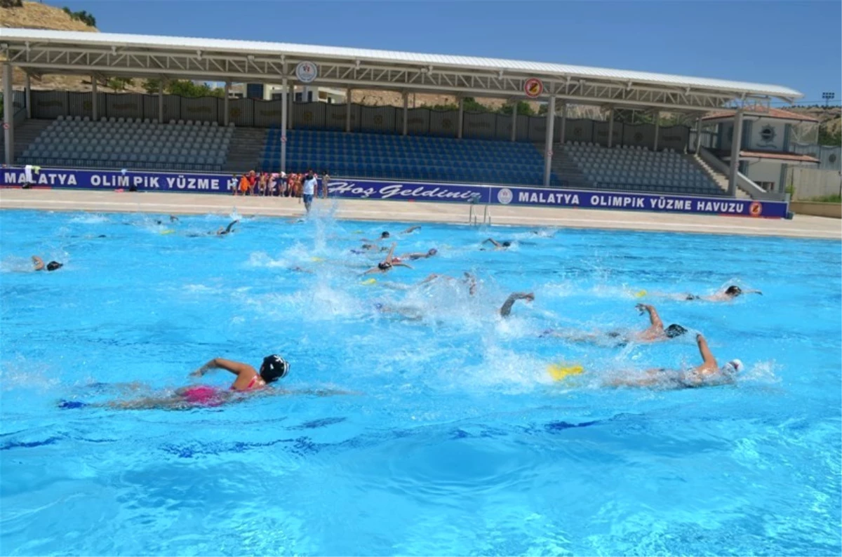 Olimpik Açık Yüzme Havuzuna Büyük İlgi