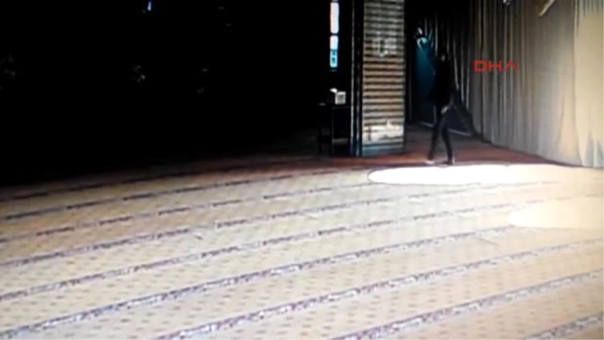 Sakarya Camii Hırsızı Güvenlik Kamerasında