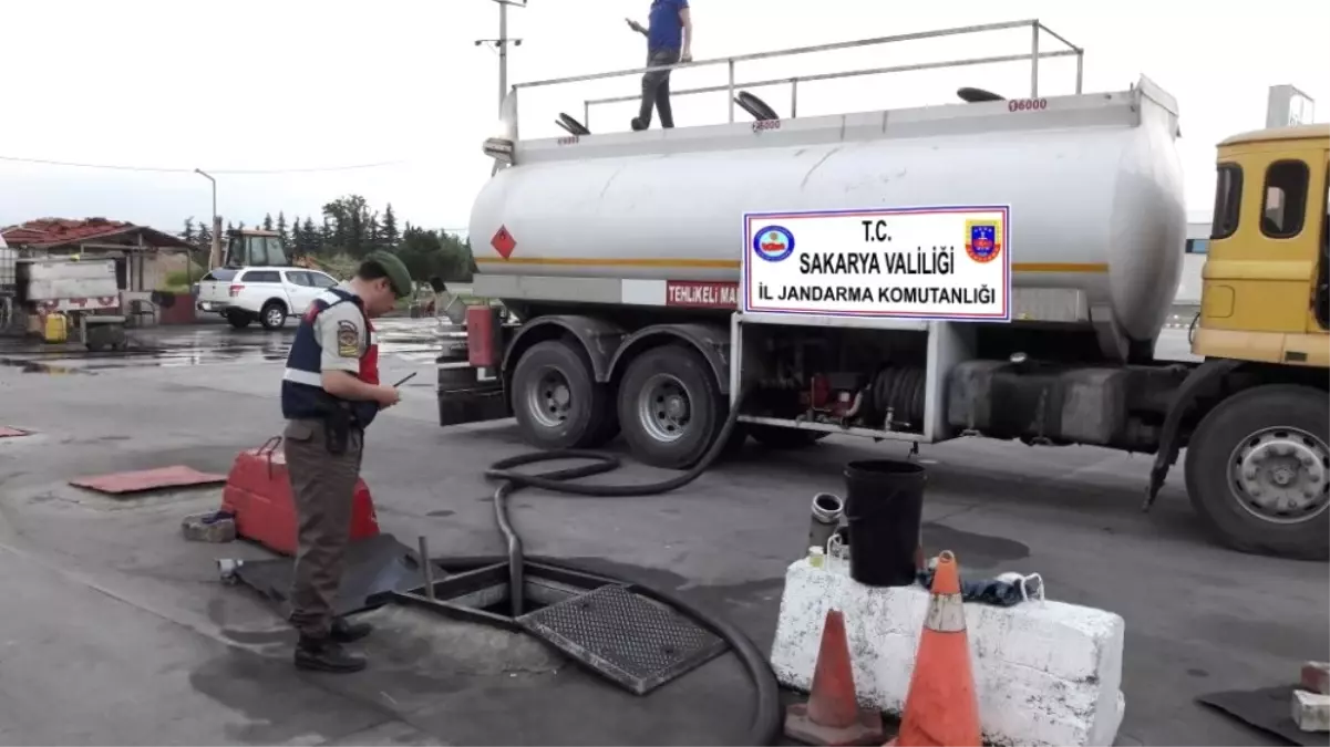 Sakarya\'da 33 Bin Litre Kaçak Motorin Ele Geçirildi