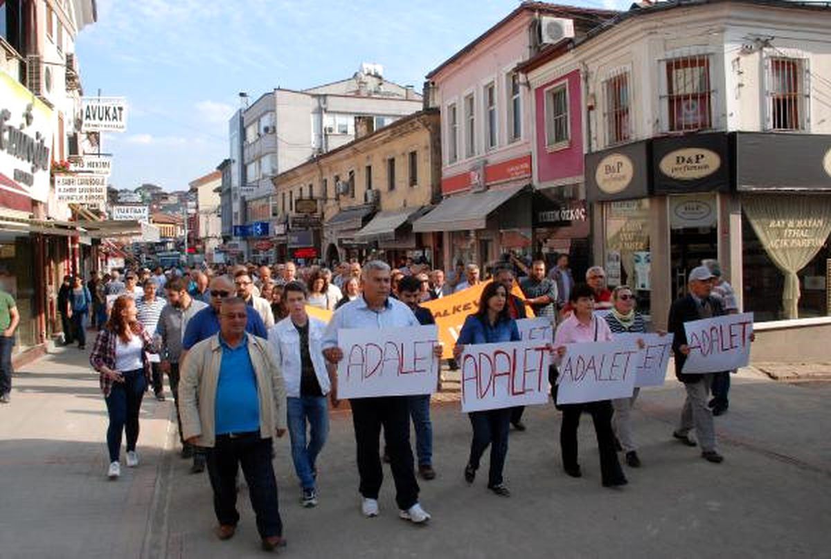Bartın\'da CHP\'den Berberoğlu\'nun Tutuklanmasına Protesto