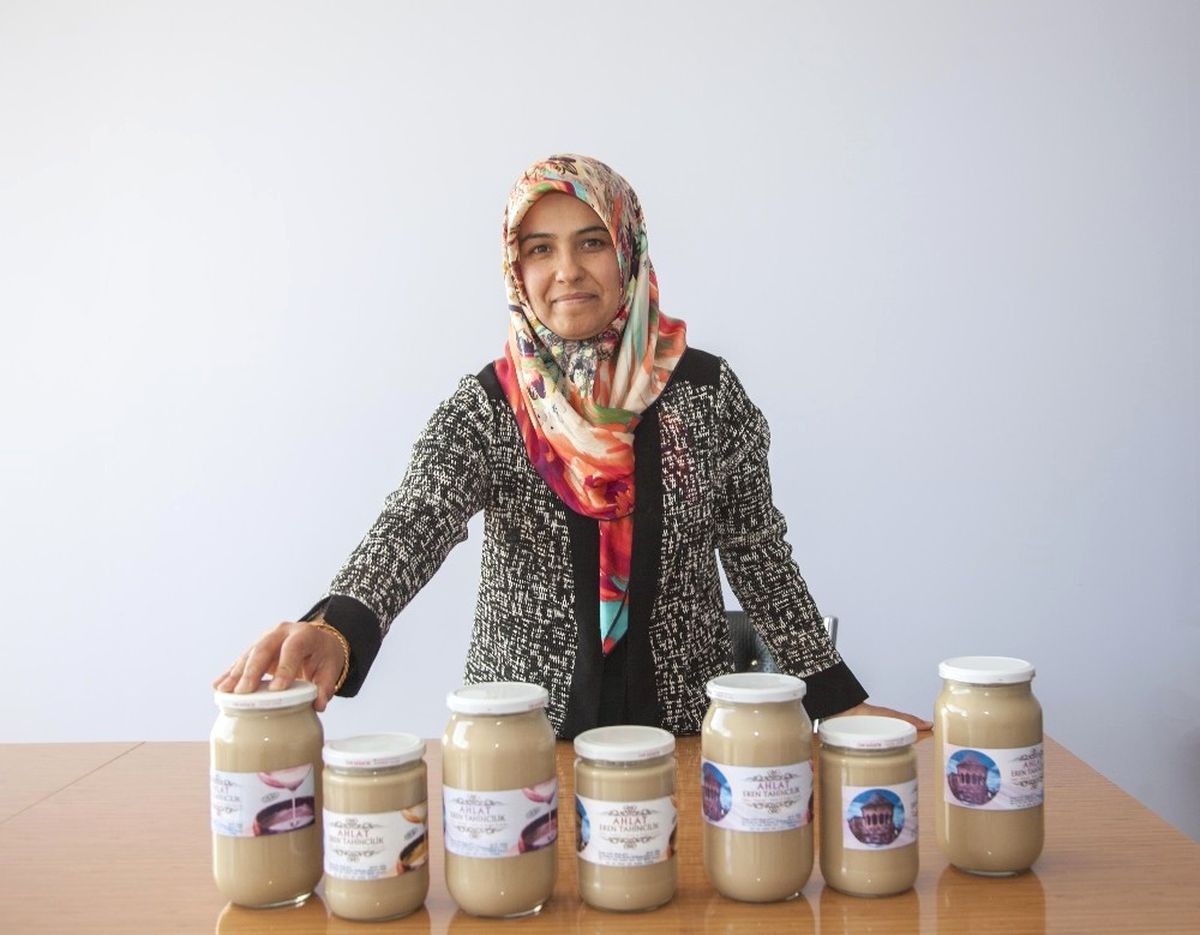 Bitlis\'de Tahine Kadın Eli Değdi