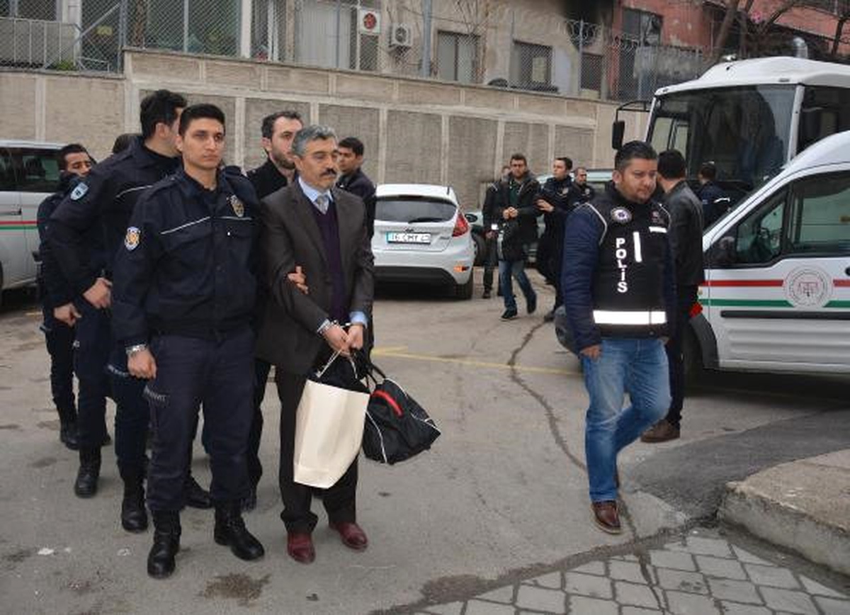 Bursa\'da Fetö\'den Yargılanan Dekana Tahliye