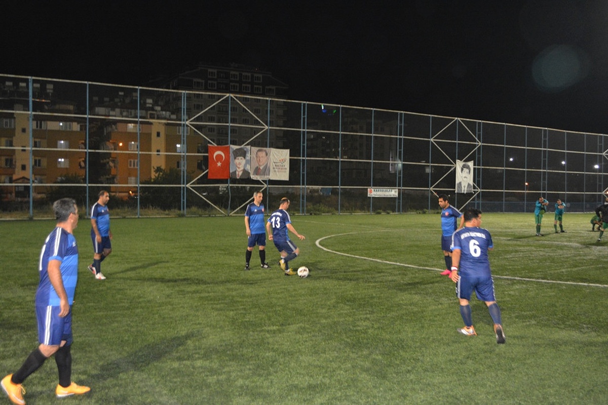 Erhan Aksay Futbol Turnuvasında Tatlı Rekabet Ve Çekişme Devam Ediyor