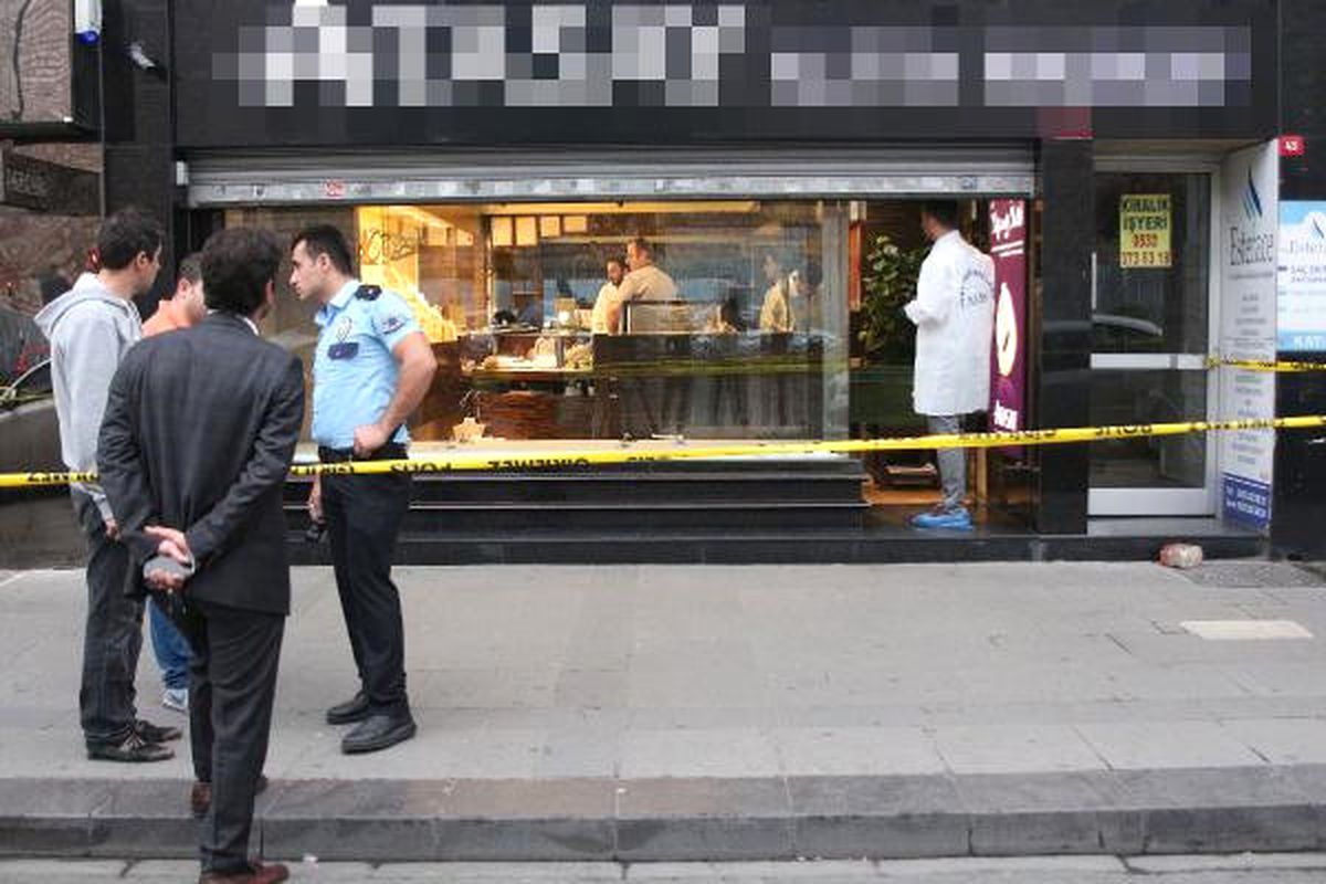 Fatih\'te Kuyumcu Soygunu