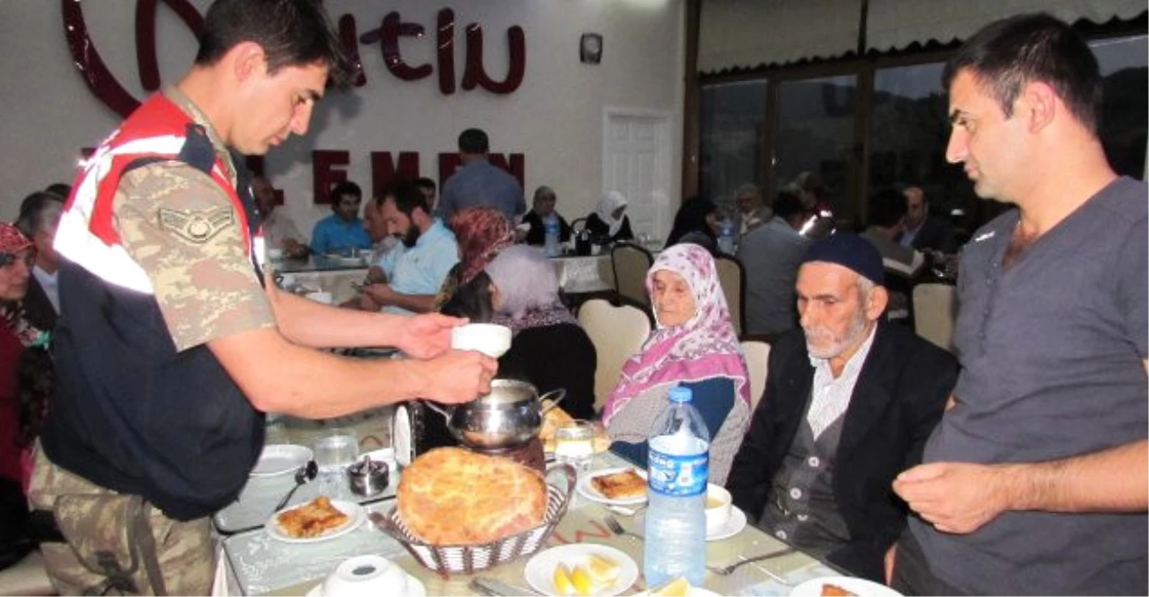 Kavak Kaymakamlığından Muhtarlara İftar