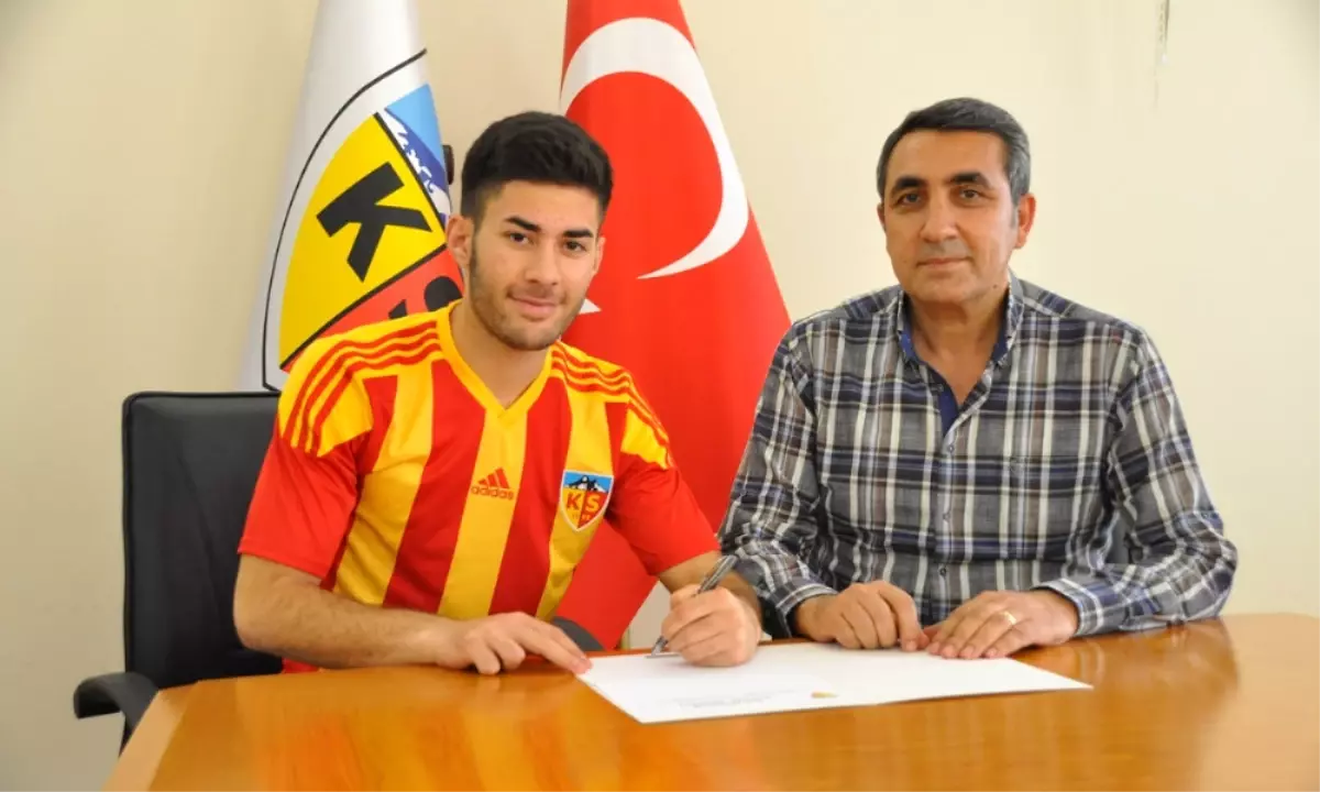 Kayserispor\'da Çifte Imza