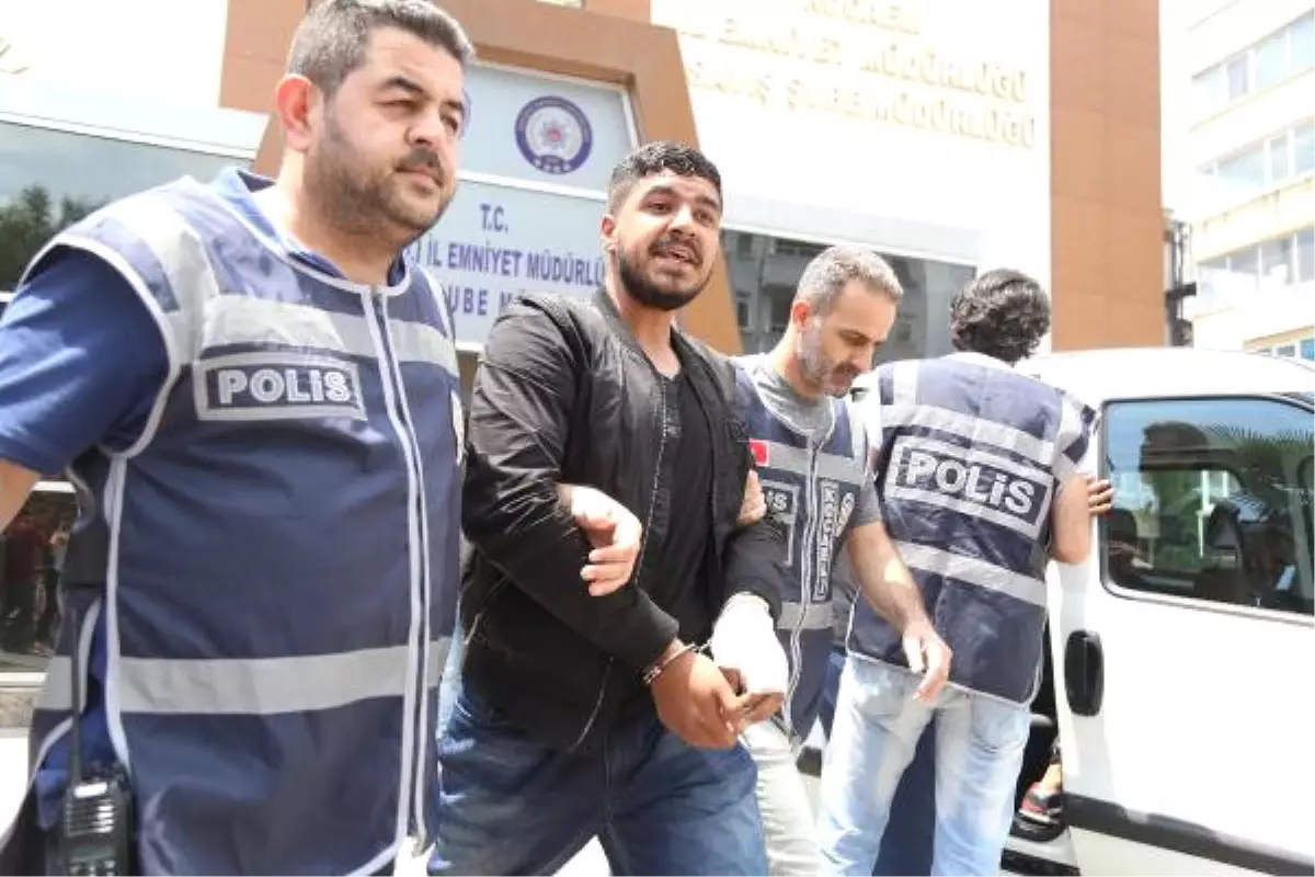 Kendilerini Sivil Polis Olarak Tanıtıp Gasp Yaptılar