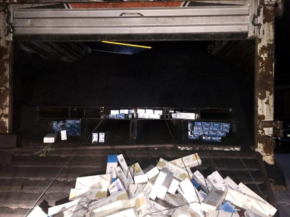 Kömür Yüklü Tırda 21 Bin 900 Paket Sigara Ele Geçirildi