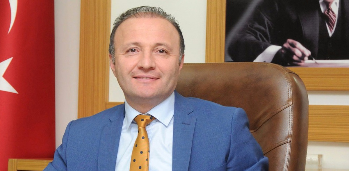Rektör ile Öğrenciler Arasında Sosyal Medya Üzerinde Güldüren Diyaloglar