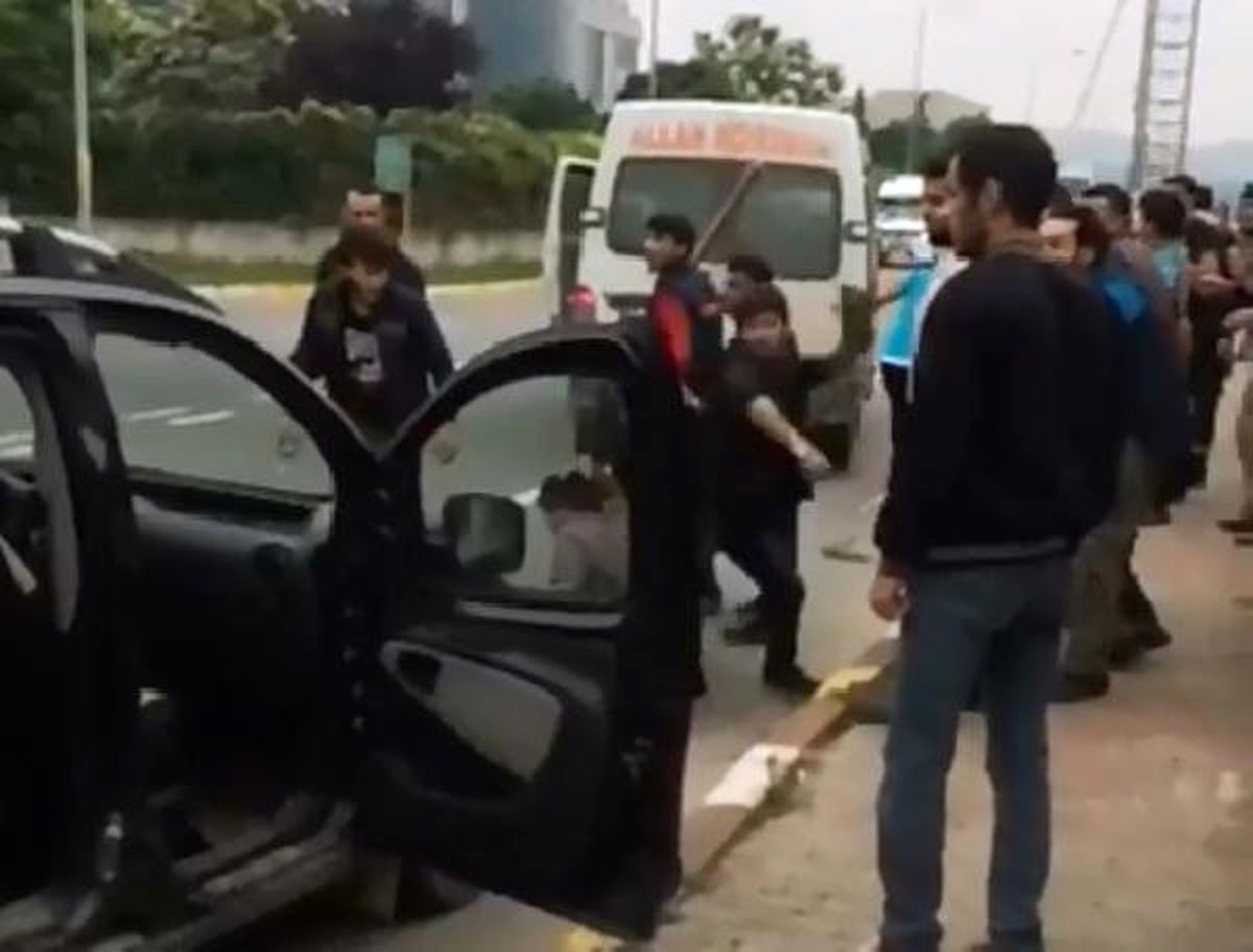 Suriyeli Grup, Fabrika İşçilerine Taş ve Sopalarla Saldırdı