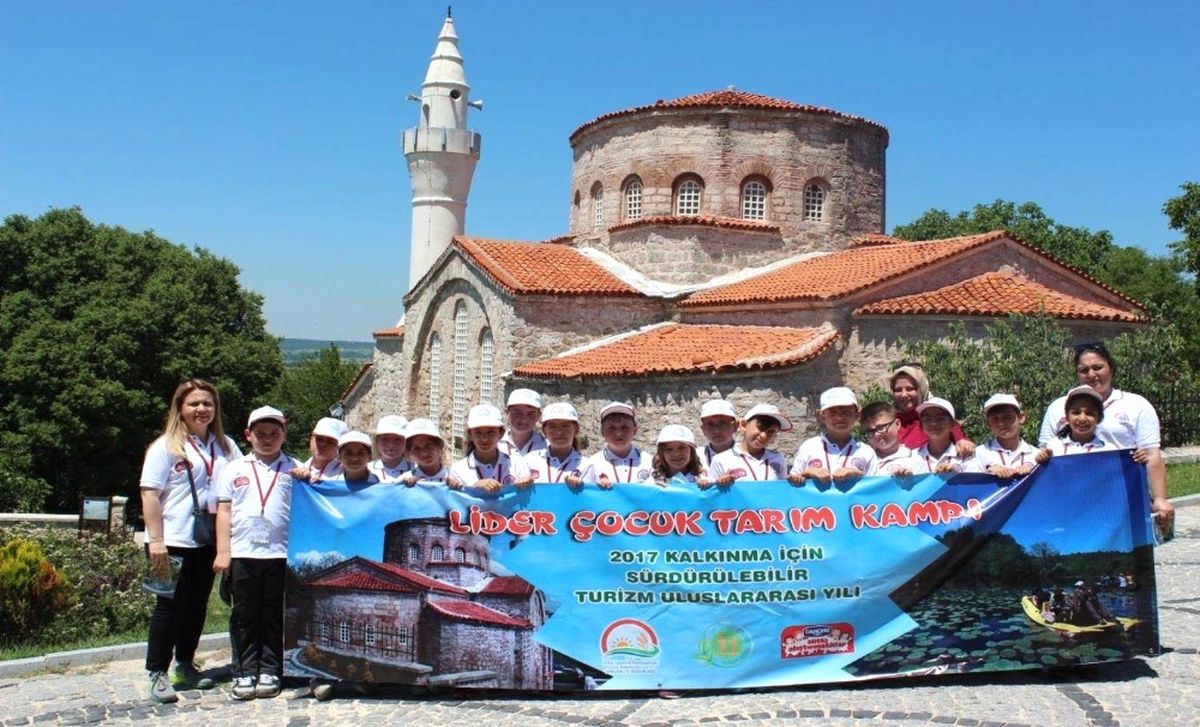 Tarım Kampında Lider Çocuklar" Belgelerini Aldı