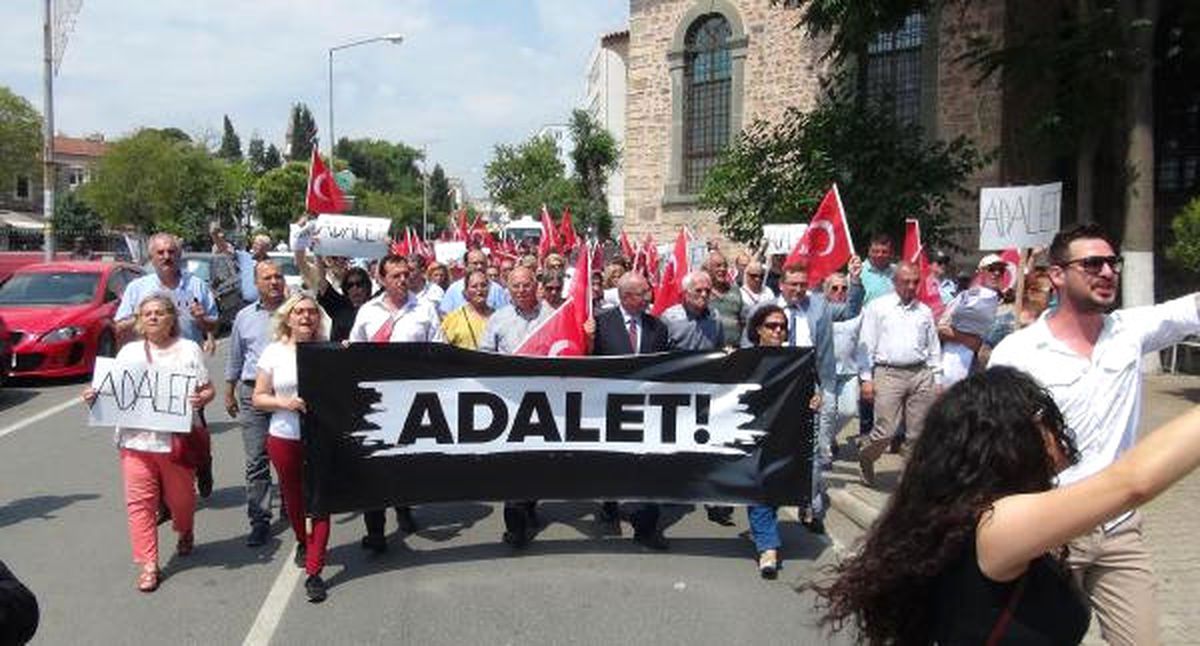 Tekirdağ\'da CHP\'liler, \'Adalet\' Yürüyüşü Düzenledi
