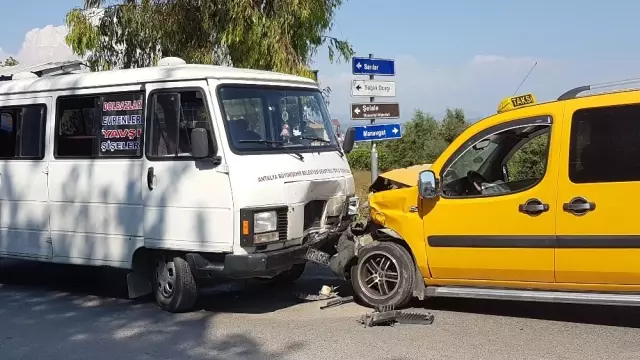 Antalya'da Trafik Kazası: 6 Yaralı - Son Dakika