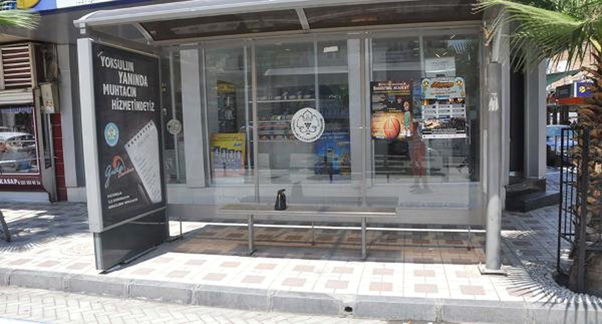 Durakta Unutulan Çanta Korkuttu