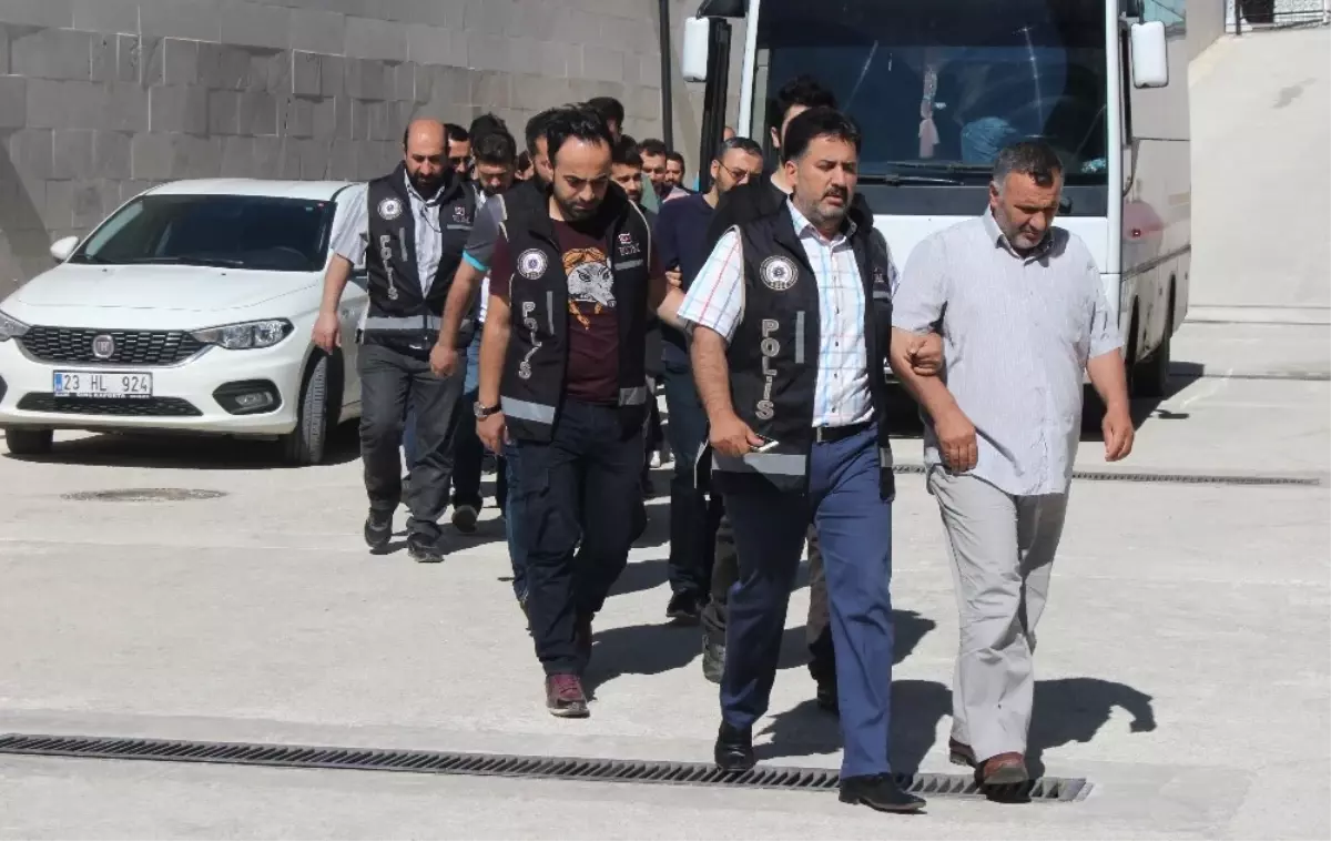 Elazığ\'da Fetö\'den Gözaltına Alınan 13 Sağlıkçı Adliyede