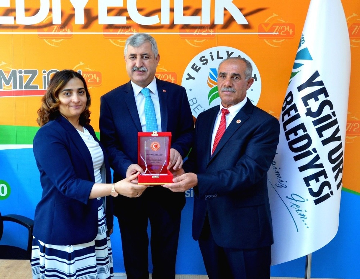 Gazi ve Şehit Aileleri Derneğinden Başkan Polat\'a Teşekkür Plaketi