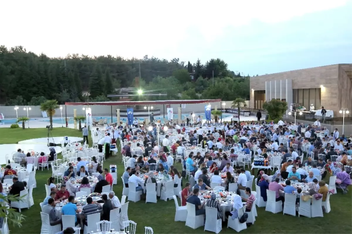 Hkü Personeli İftar Yemeğinde Bir Araya Geldi