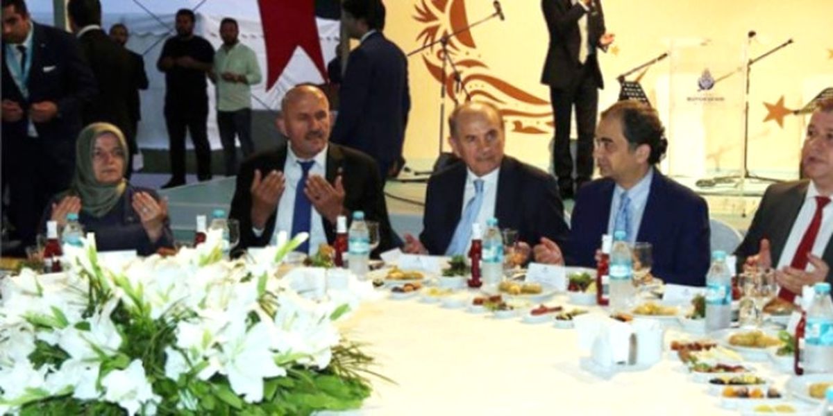 Kadir Topbaş, Muhtarlarla İftarda Buluştu