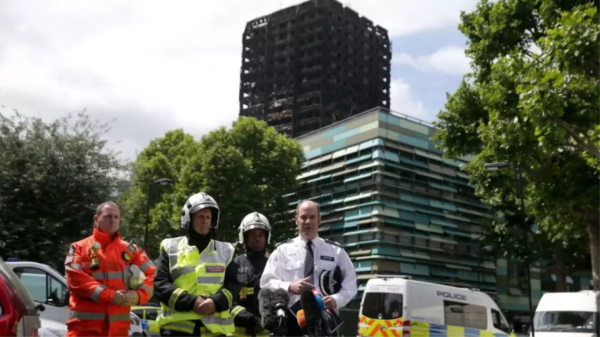 Londra Yangınında Ölü Sayısı 30\'a Yükseldi