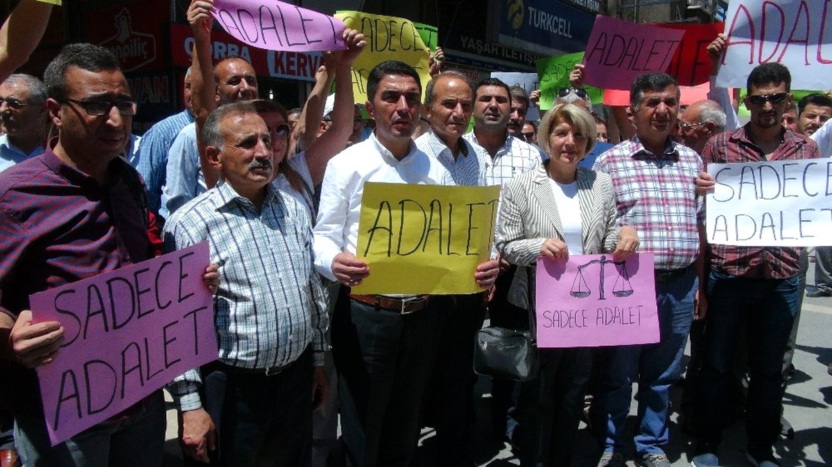 Maltepe Cezaevi Önündeki "Adalet Nöbeti" Sürüyor
