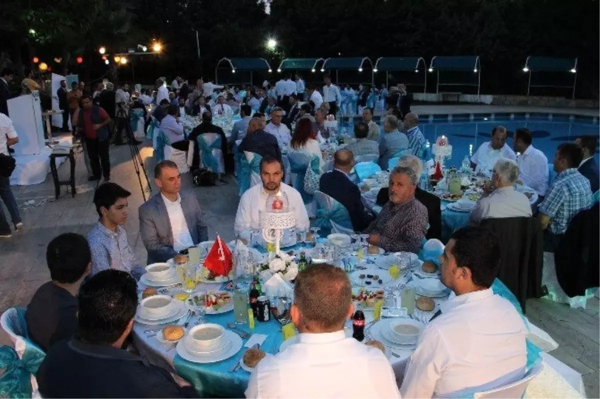 Manisa\'da İş Adamları İftarda Buluştu