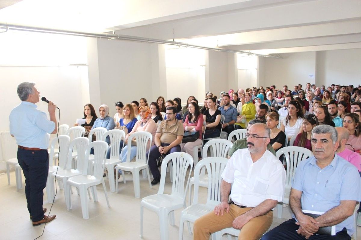 Öğretmenlere \'Bütçemi Yönetebiliyorum\' Konulu Seminer Verildi