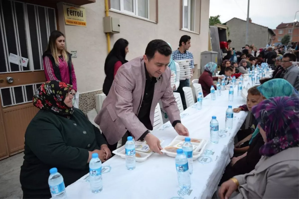 Ortak İftar Coşkusu Yenidoğan Mahallesi\'nde Yaşandı