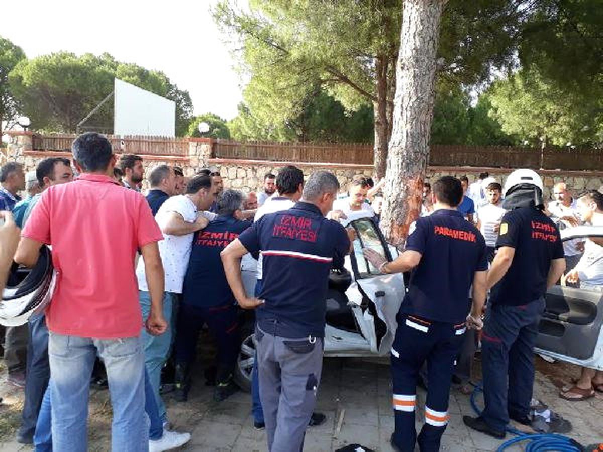 Otomobil Ağaca Çarptı: 1 Ölü, 1 Yaralı