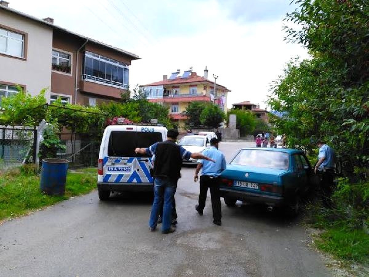 Polisin \'Dur\' İhtarına Uymayan Sürücü Gözaltına Alındı