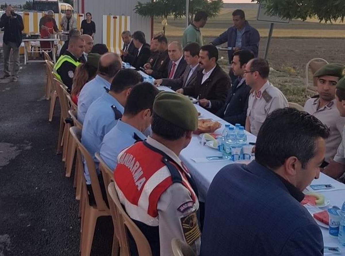 Vali Aktaş, Uygulama Noktasında İftar Yaptı