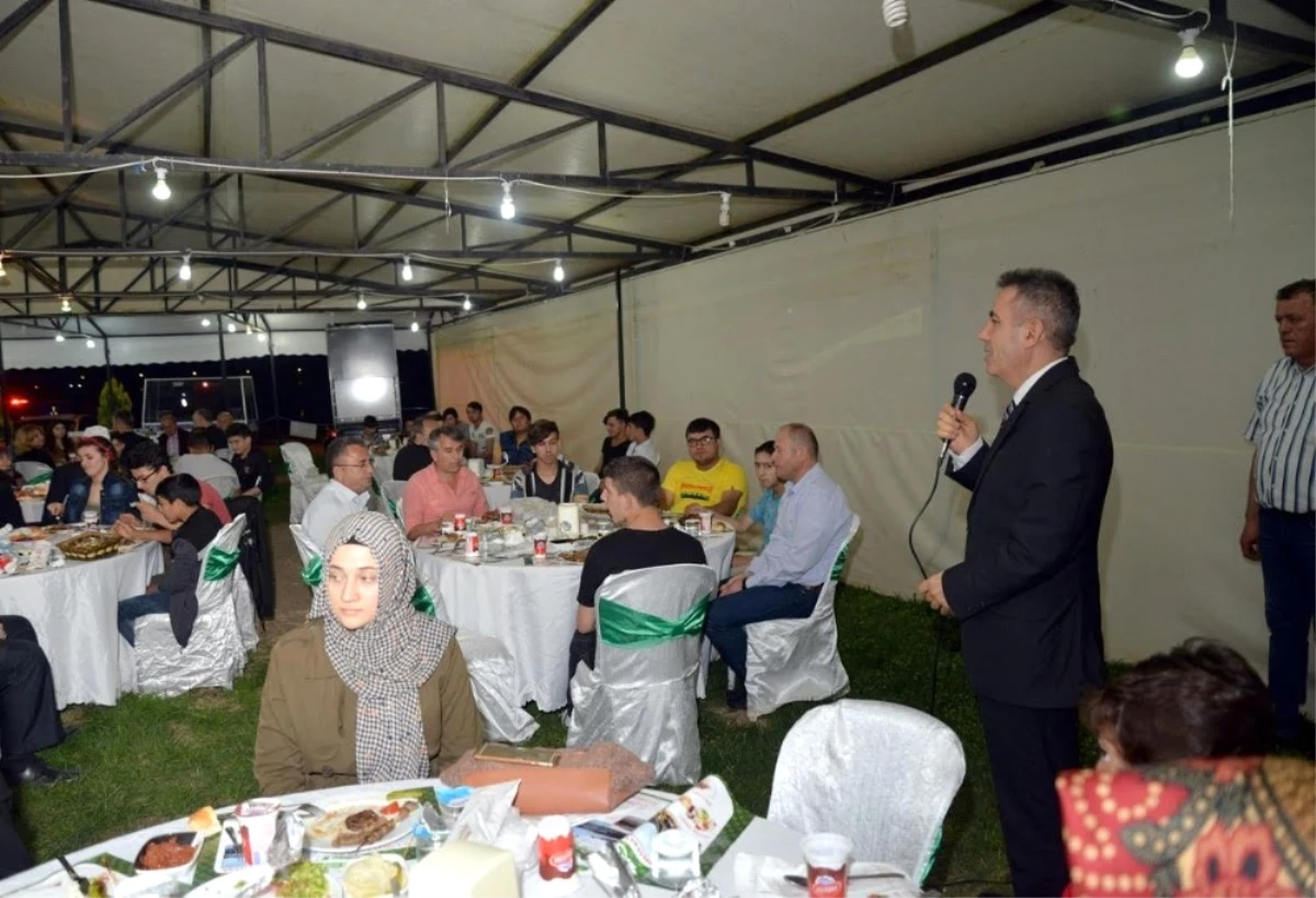 Vali Elban Şehit ve Gazi Aileleriyle İftar Yaptı